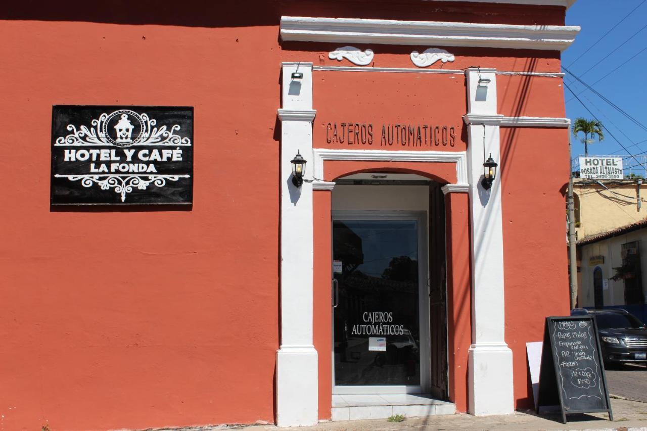 Hotel Y Cafe Ixmati Suchitoto エクステリア 写真