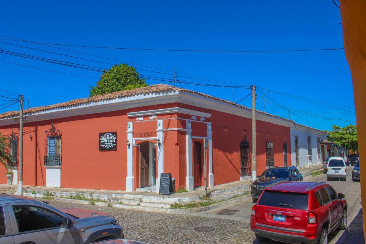 Hotel Y Cafe Ixmati Suchitoto エクステリア 写真