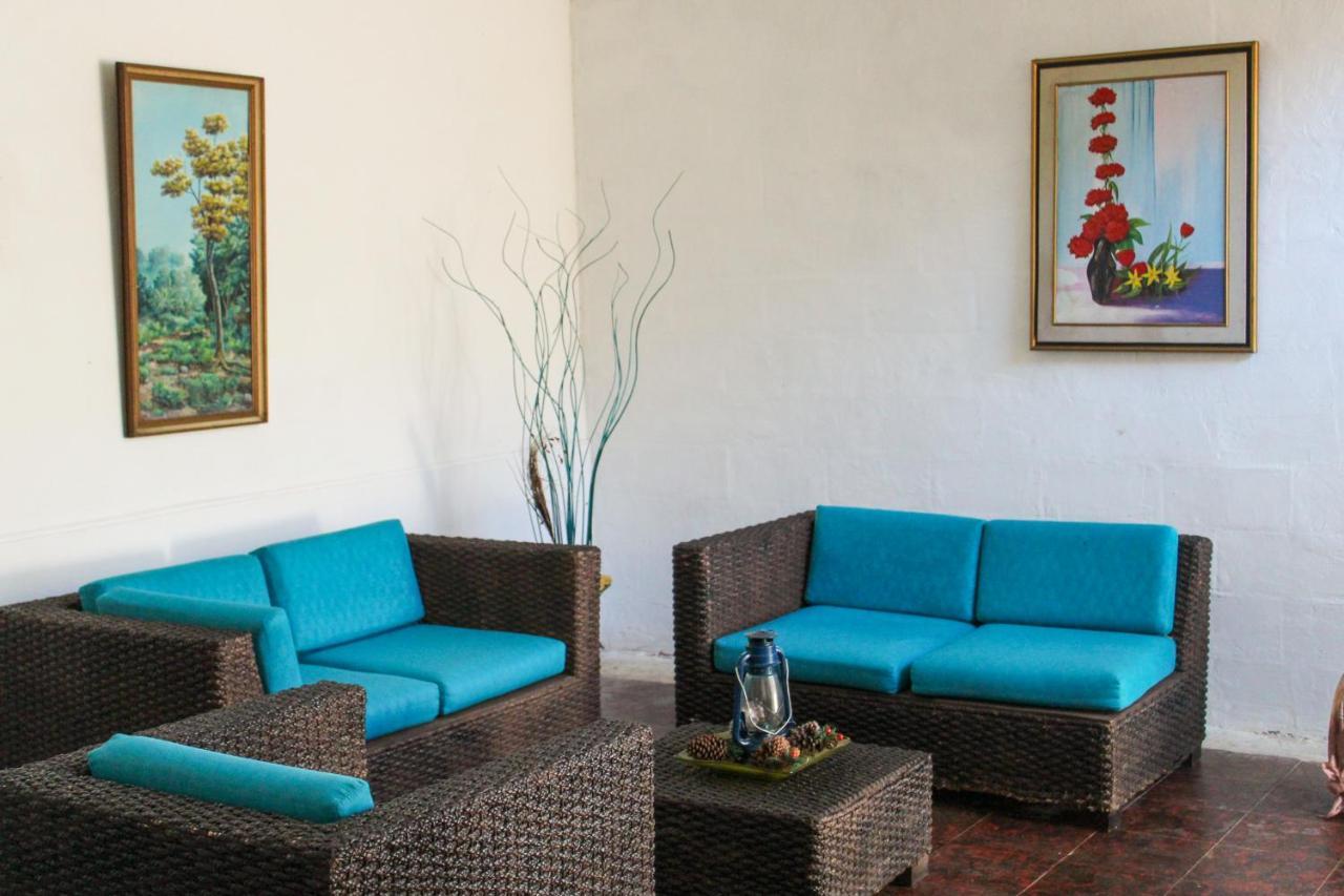 Hotel Y Cafe Ixmati Suchitoto エクステリア 写真