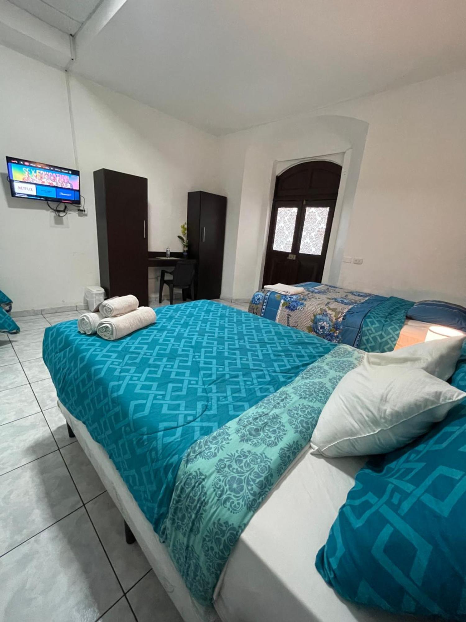 Hotel Y Cafe Ixmati Suchitoto エクステリア 写真