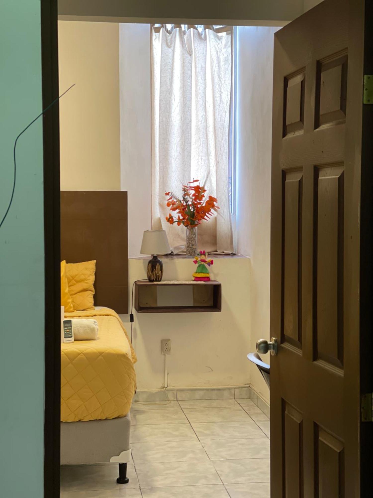 Hotel Y Cafe Ixmati Suchitoto エクステリア 写真