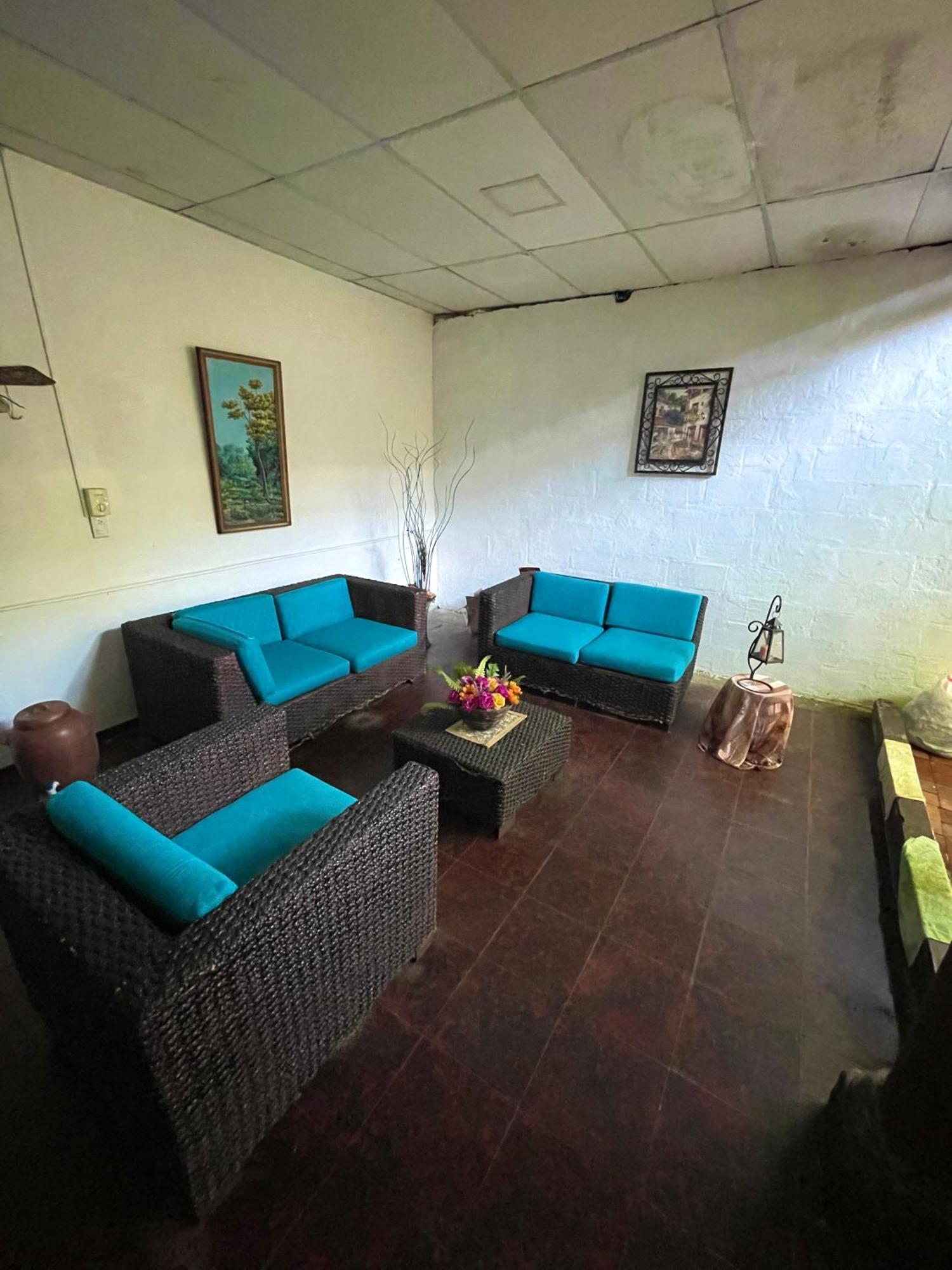 Hotel Y Cafe Ixmati Suchitoto エクステリア 写真