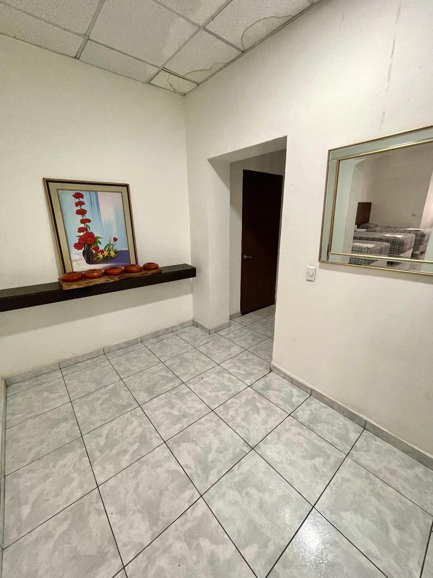 Hotel Y Cafe Ixmati Suchitoto エクステリア 写真