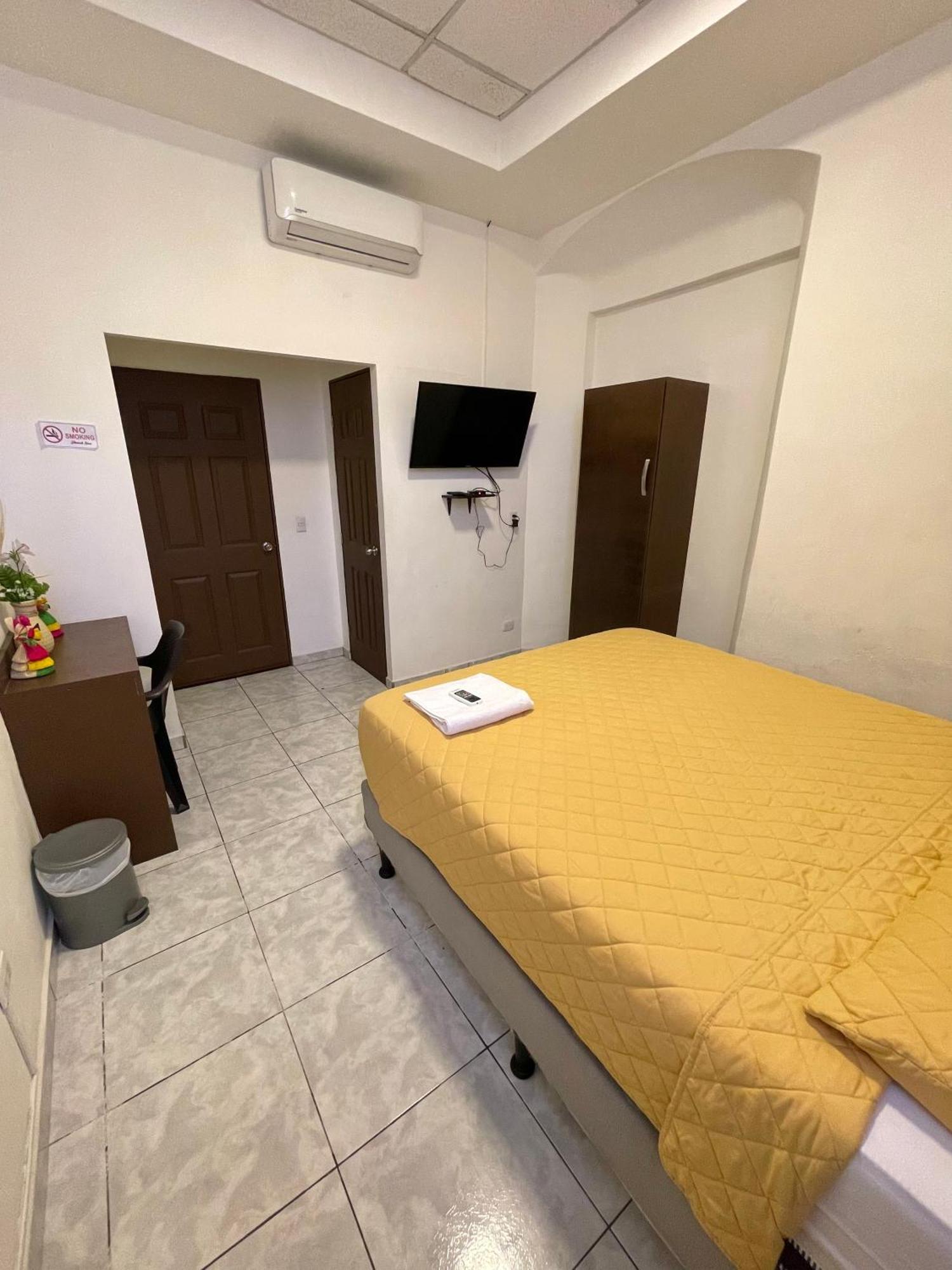 Hotel Y Cafe Ixmati Suchitoto エクステリア 写真