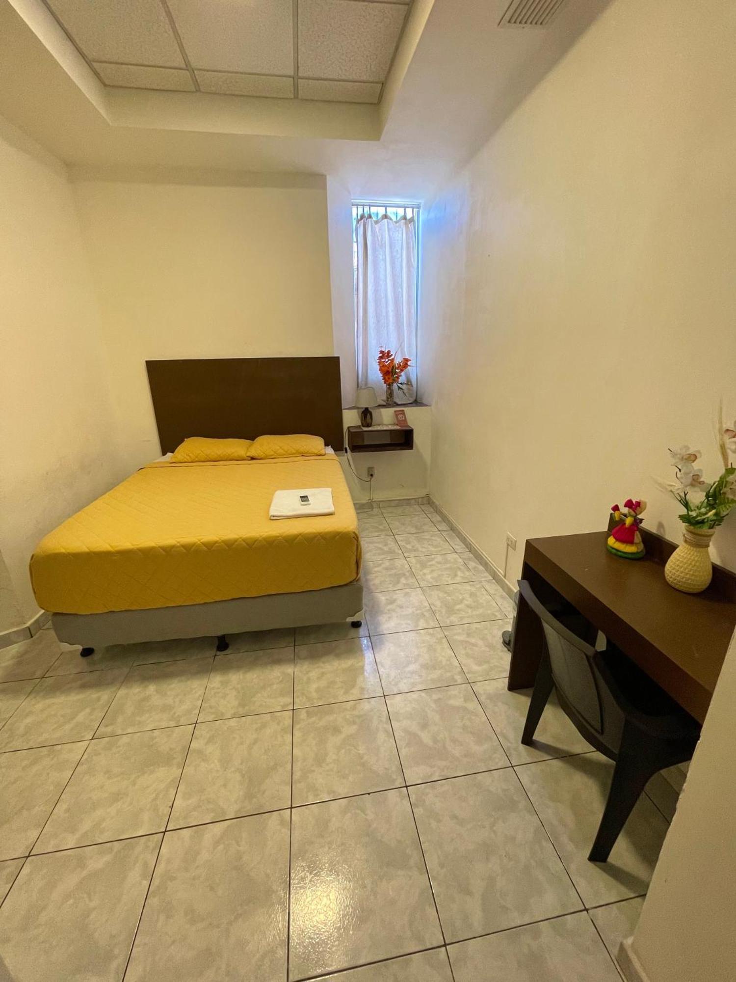 Hotel Y Cafe Ixmati Suchitoto エクステリア 写真
